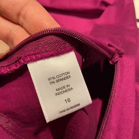 New York and Company Fushia Skirt - Picture 5 of 6